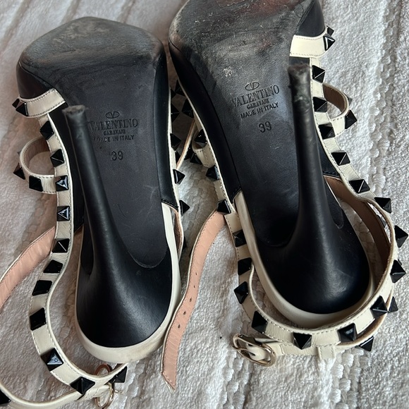 Valentino Rock Stud Black and Cream heels - Picture 4 of 5